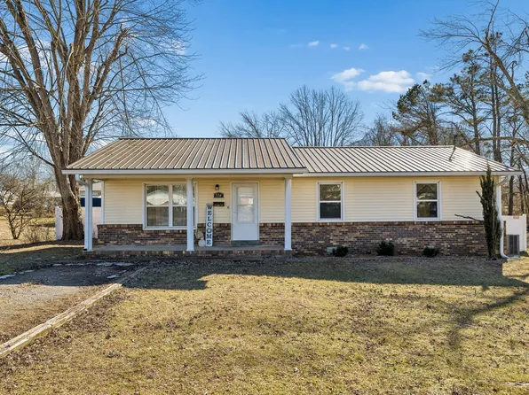 514 W 3rd Ave, Hohenwald, TN 38462