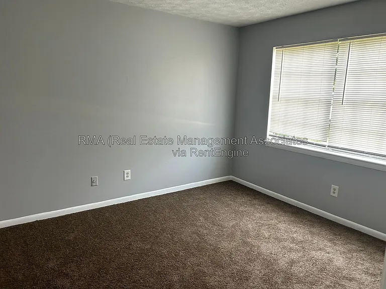 1110 W Poplar St #R3 — Photo 5