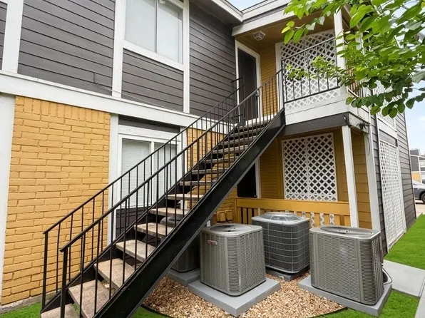 12611 Ashford Meadow Dr APT D, Houston, TX 77082