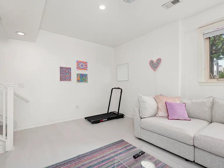 2313 Decatur St — Photo 21
