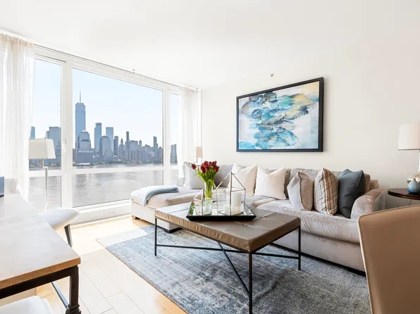 2 2nd St #1704, Jersey City, NJ 07302