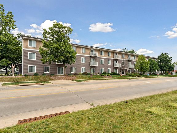 3rd image of 254 Northpointe Dr NE #4301423