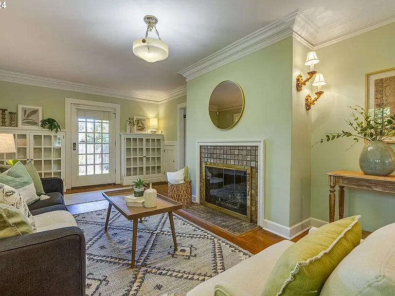 2430 SE Park Ave — Photo 8
