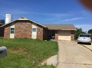 519 S 8th St, McLoud, OK 74851