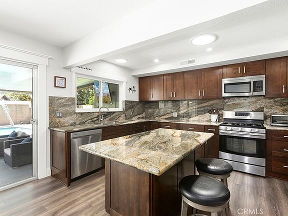 3rd image of 3238 W Ravenswood Dr