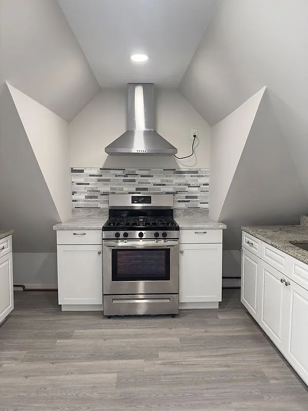 2 bed, 1.0 bath, 1025 sqft, $2,250 — Photo 3