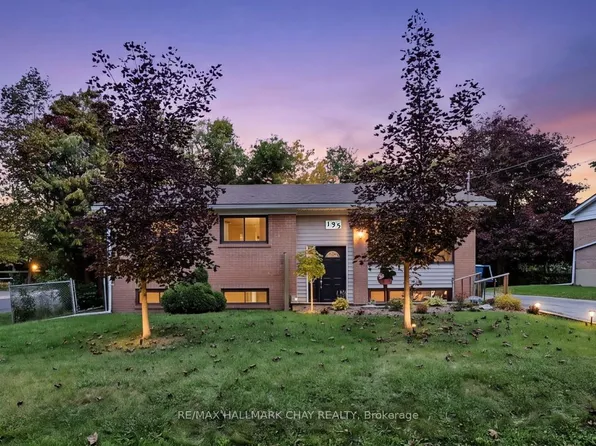 135 Peter St, East Gwillimbury, ON L9N 1L2