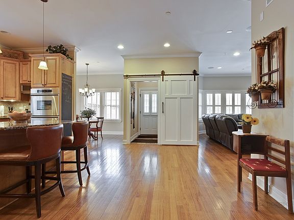 4th image of 624 Meadow Ln