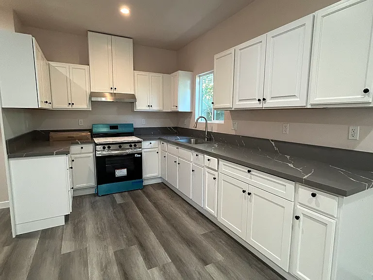 3721 Whiteside St #A — Photo 4