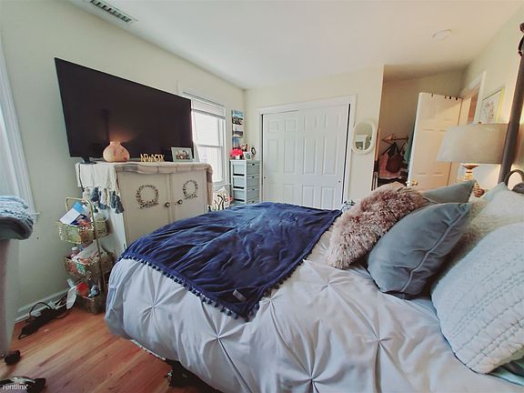 5th image of 14 Reynolds Ave Unit A