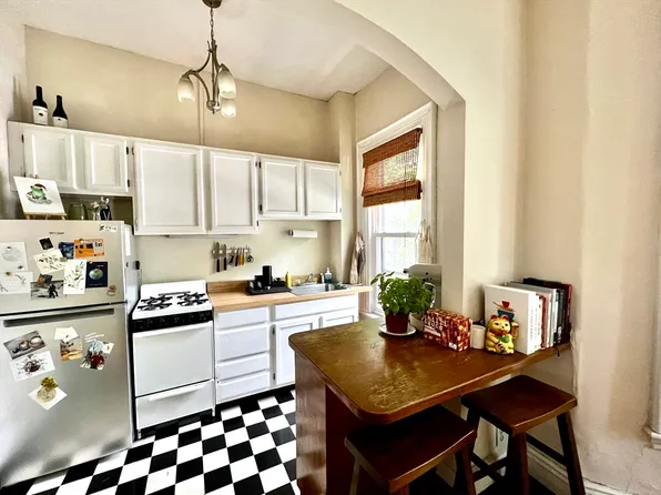 106 Magazine St #2, Cambridge, MA 02139