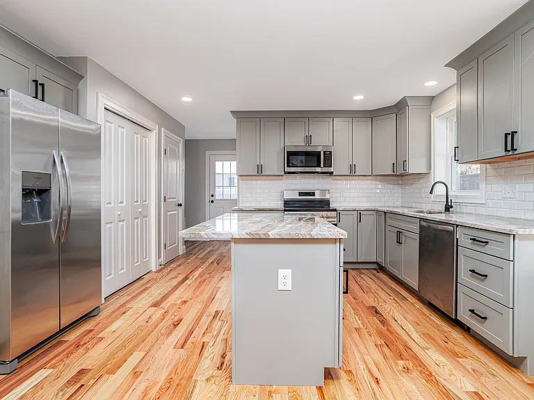 27 Milton St #1 — Photo 10