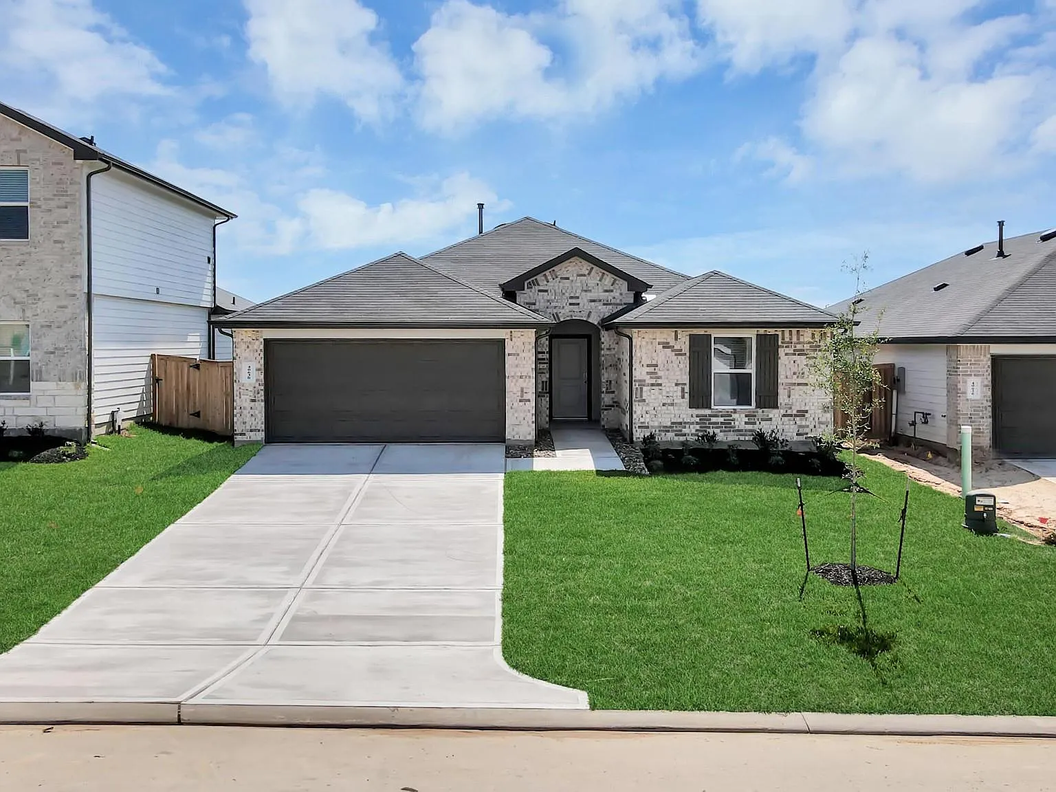 4 bed, 2.0 bath, 1750 sqft, $2,200 — Photo 3