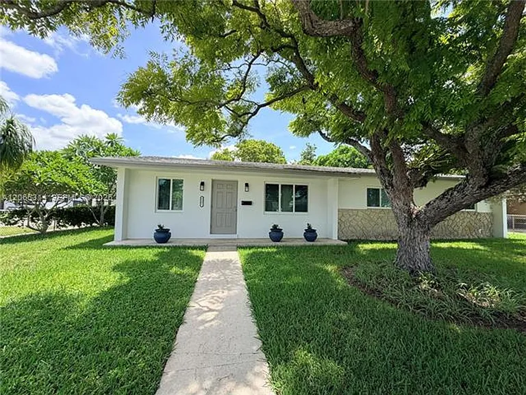 5101 SW 127th Pl #5101 — Photo 3