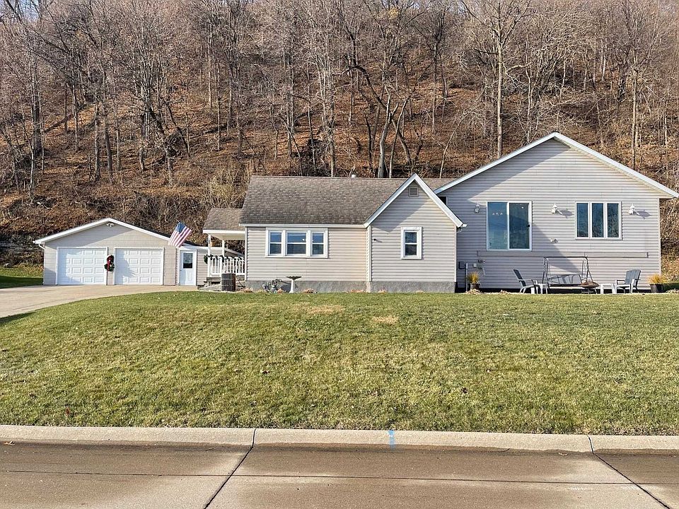 102 N Bluff St, Guttenberg, IA 52052 Zillow
