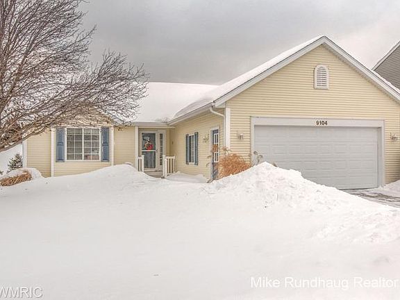 3rd image of 9104 Glengarry Ct SE