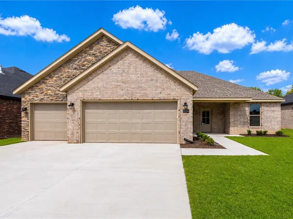 2104 N Dagan St, Siloam Springs, AR 72761