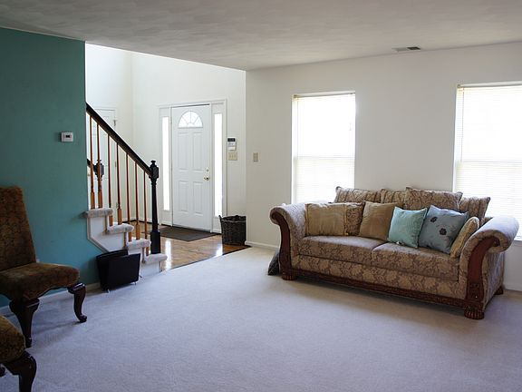 4th image of 6723 Braebourne Ct
