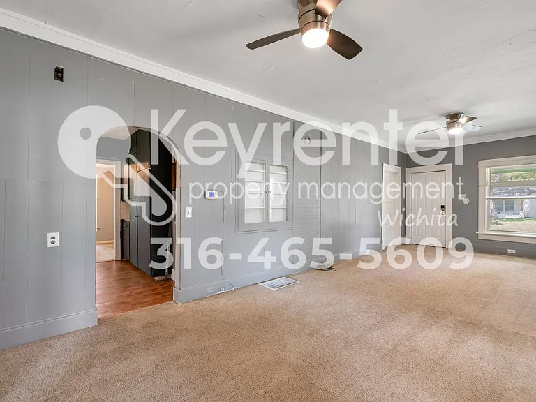325 N Tracy St — Photo 9