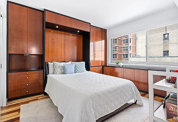 5th image of 240 E 55th St APT 15C
