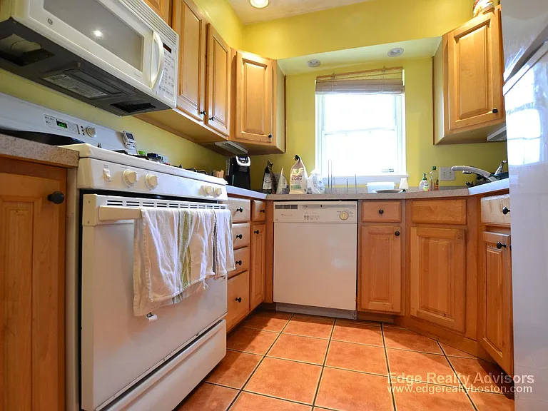 190 Lake Shore Rd #1 — Photo 1