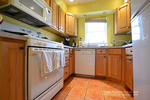 190 Lake Shore Rd #1 Photo 1