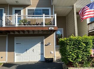 42 Russet Rd, Poughkeepsie, NY 12601