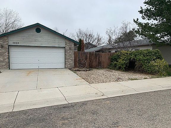 2 car garage RV parking