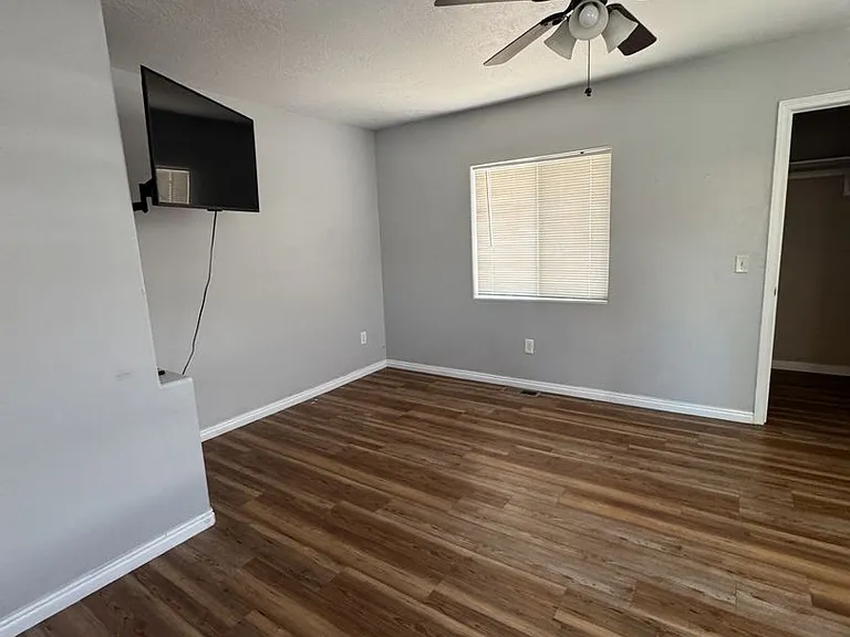 448 N 400 W #1 — Photo 2