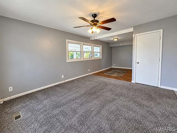 3rd image of 10431 Presley Rd