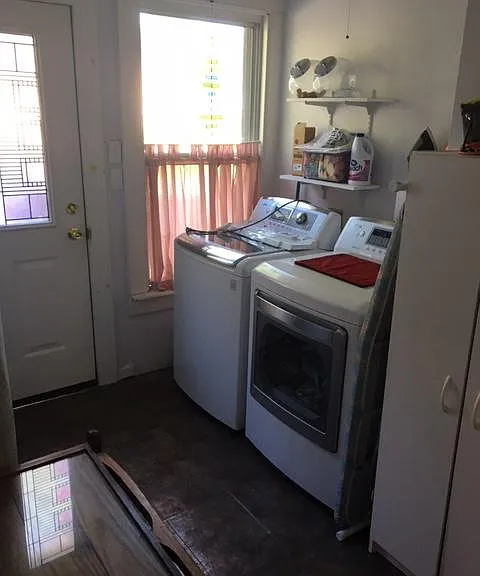 105 Boothby Ave — Photo 9