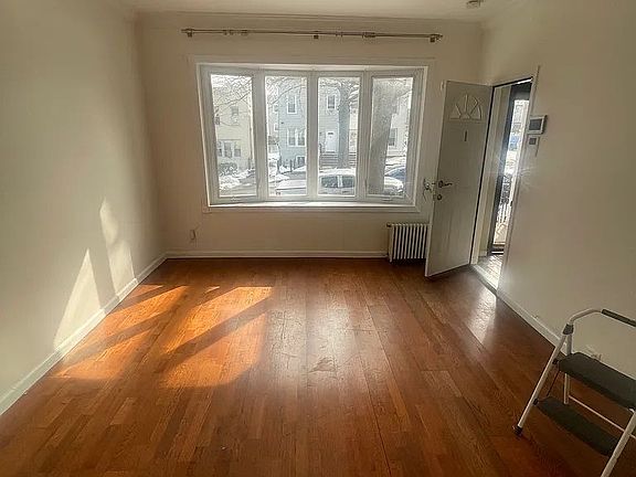 4th image of 2979 Lawton Ave Floor 2