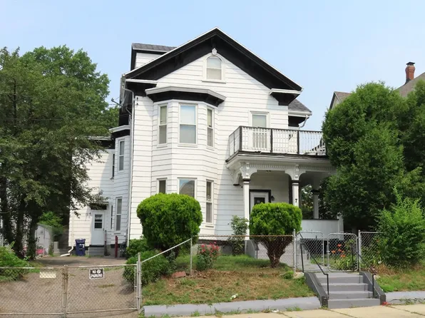7 Fottler Rd, Mattapan, MA 02126