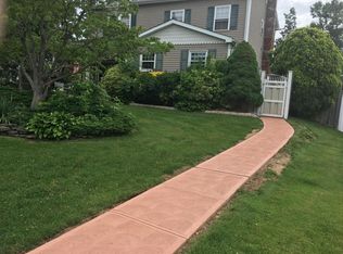 5 Gaymor Ln, Commack, NY 11725
