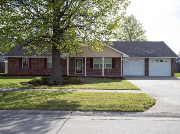 1008 Clearwater Rd, Sikeston, MO 63801