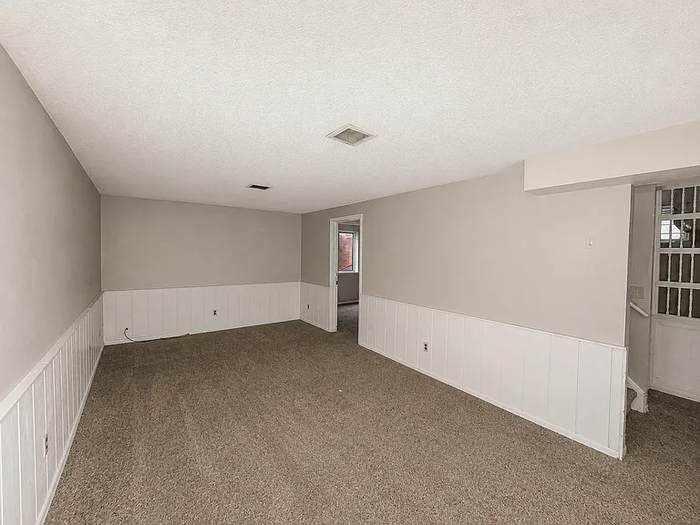 994 S Oakland Ct — Photo 24