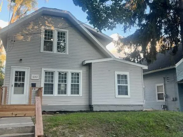 1042 Kensington Ave SW, Grand Rapids, MI 49503