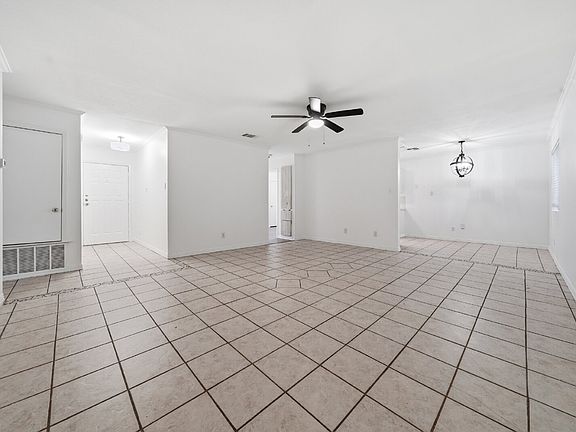 4th image of 1913 Denfield Dr