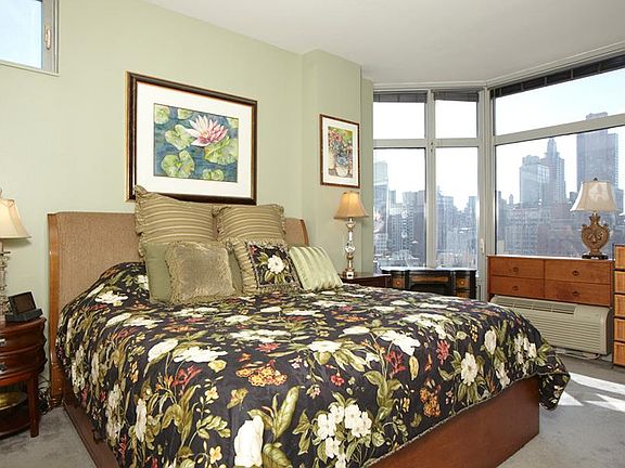 2nd image of 200 E 32nd St APT 16B