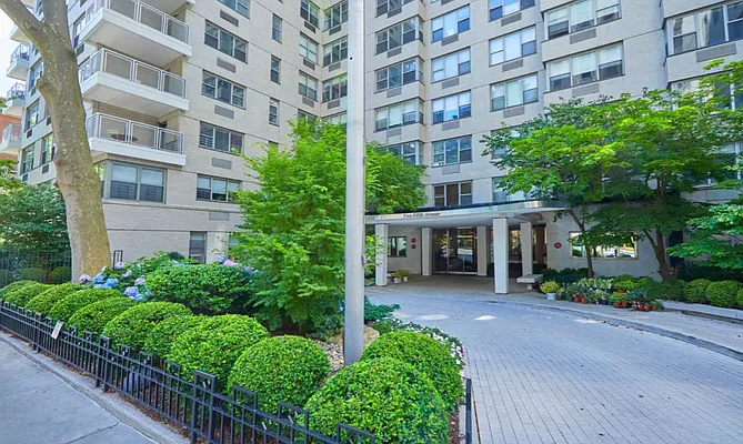 Sold by Corcoran | media 25