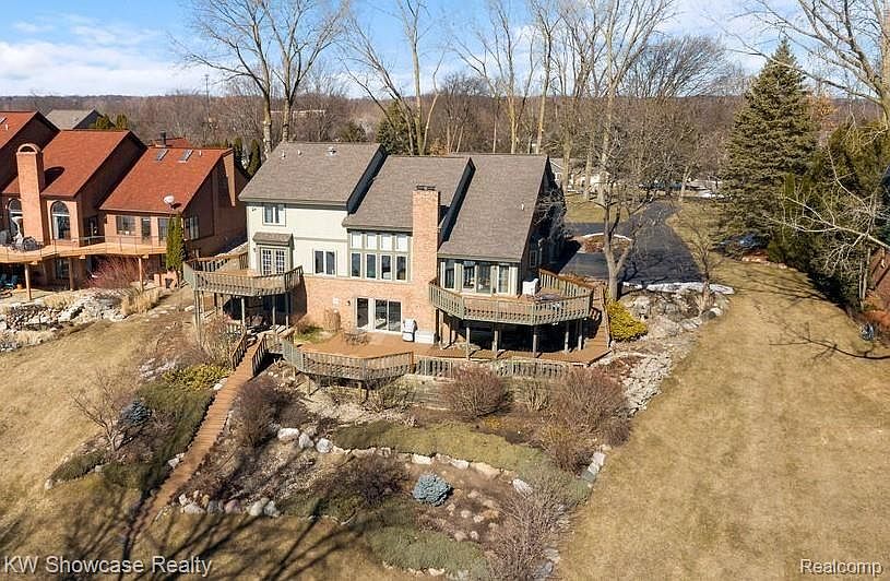 10795 Oxbow Lakeshore Dr, White Lake, MI 48386 Zillow