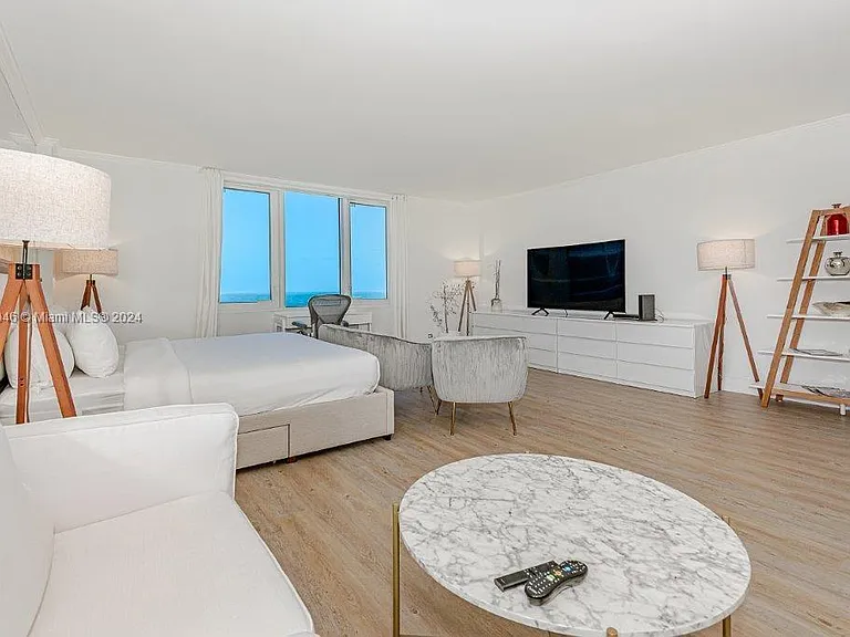 2301 Collins Ave #842 — Photo 6