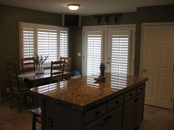 3rd image of 2752 E Morningside Dr