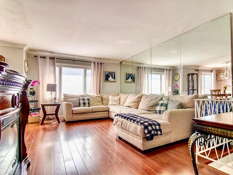 51 Cooke St #2 — Photo 3