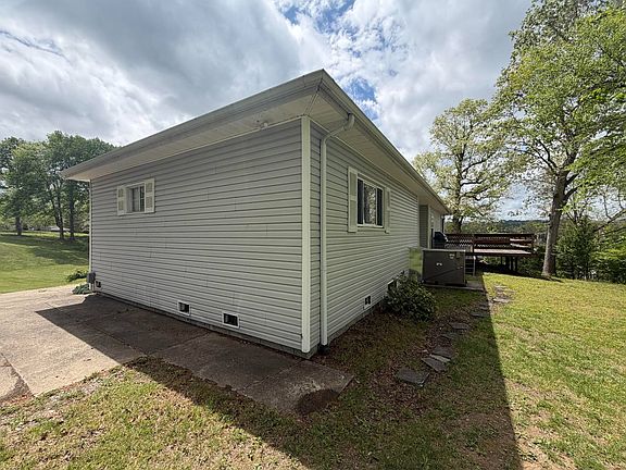 4th image of 5283 Big Tyler Rd