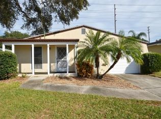 7 Sandpiper Dr, Dunedin, FL 34698