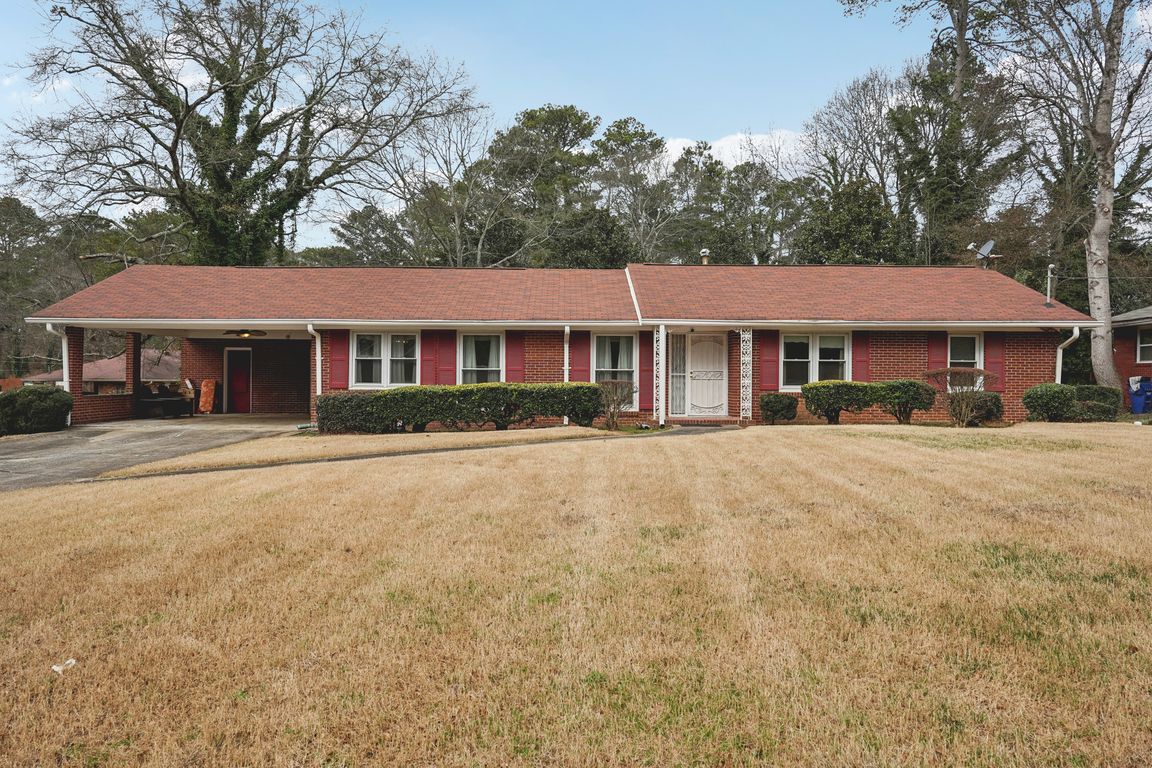 W Manor Ln-S0301-001.jpg