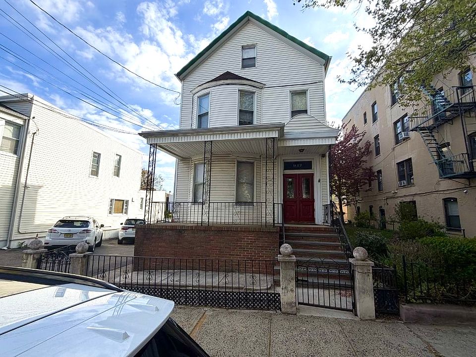 1st image of 927 18th St APT 1