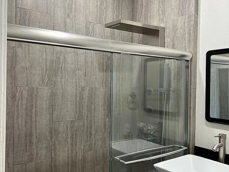 202 W Grand Ave #1 — Photo 13