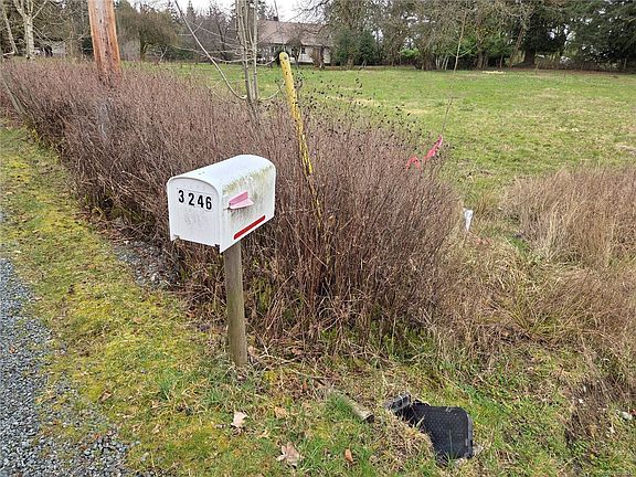 5th image of 3246 Gibbins Rd